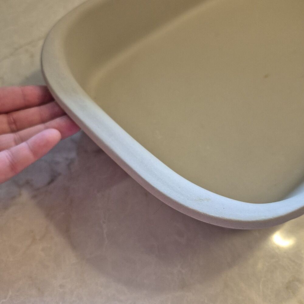 Pampered Chef Beige Ceramic-Look Rectangular Baking Dish - Picture 4 of 5